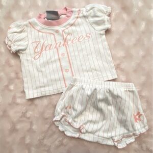 New York Yankees Girls 6-9 Months Pinstripe Pink and White Outfit